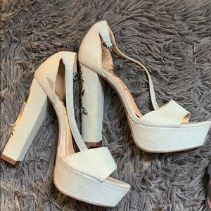 High Heels (Open toed platforms)